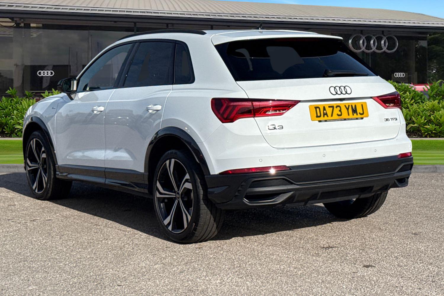 Used Audi Q3 2023 for sale - 76106877: Photo 2