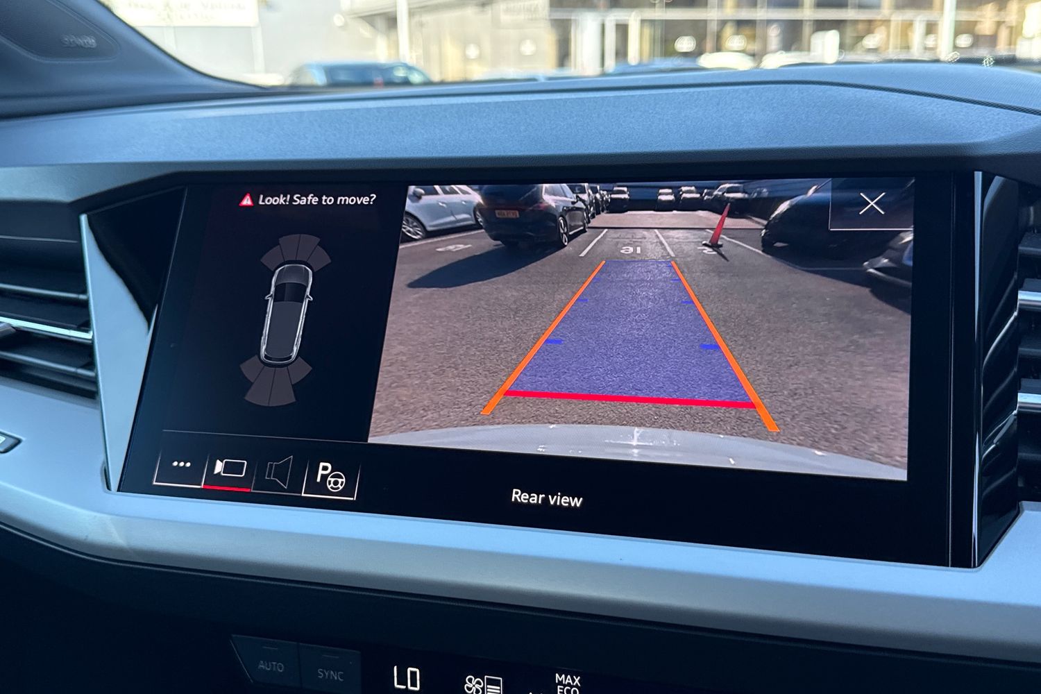 Used Audi Q4 e-tron 2023 for sale - 77929057: Photo 32