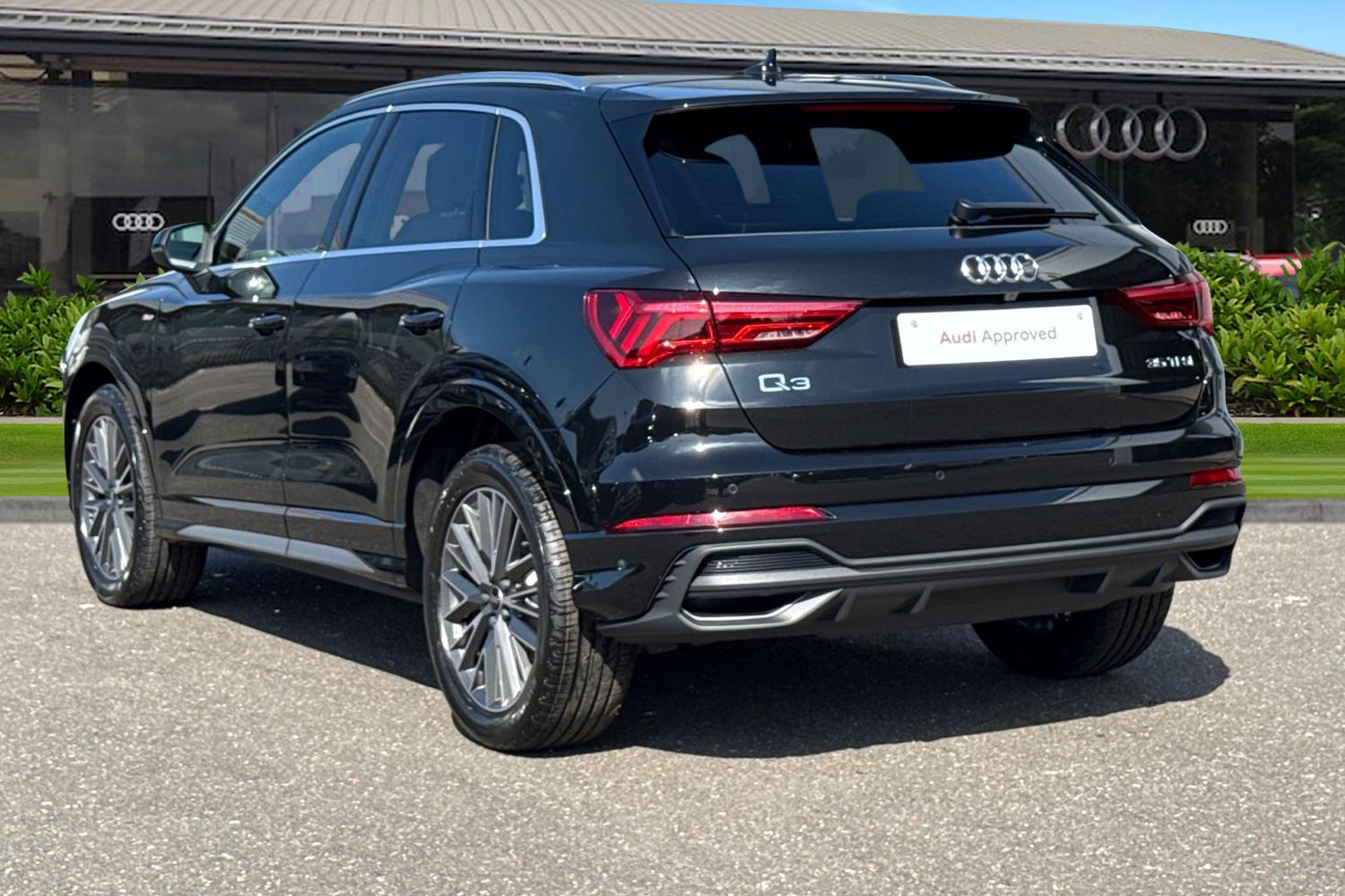 Used Audi Q3 2025 for sale - 76250625: Photo 2