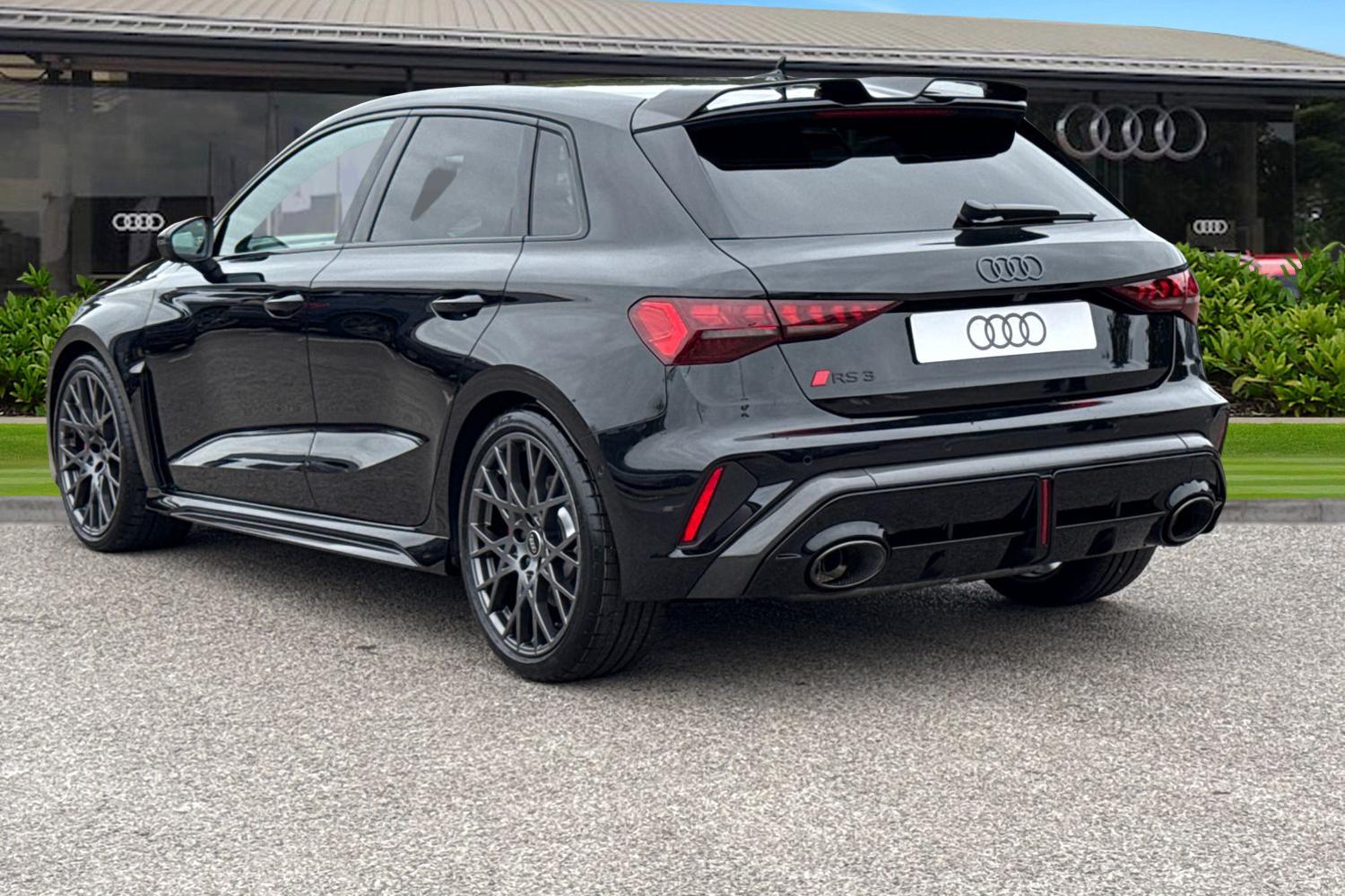 Used Audi RS3 2025 for sale - 76972844: Photo 2