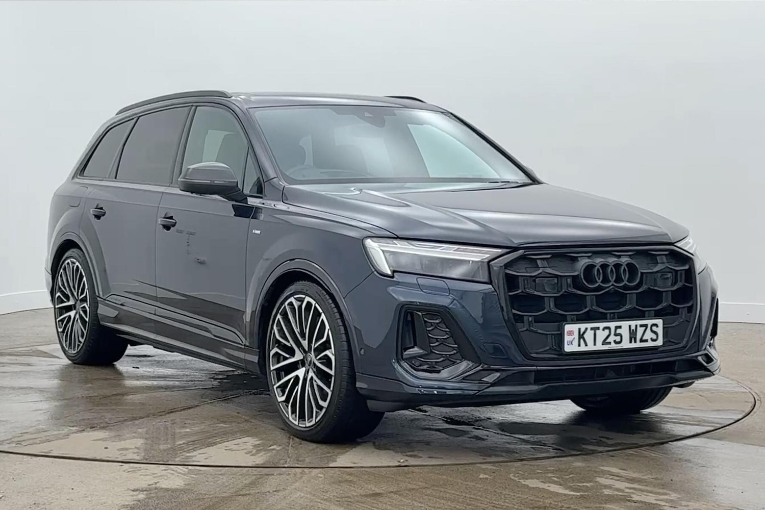 Used Audi Q7 2025 for sale - 77708615: Photo 1