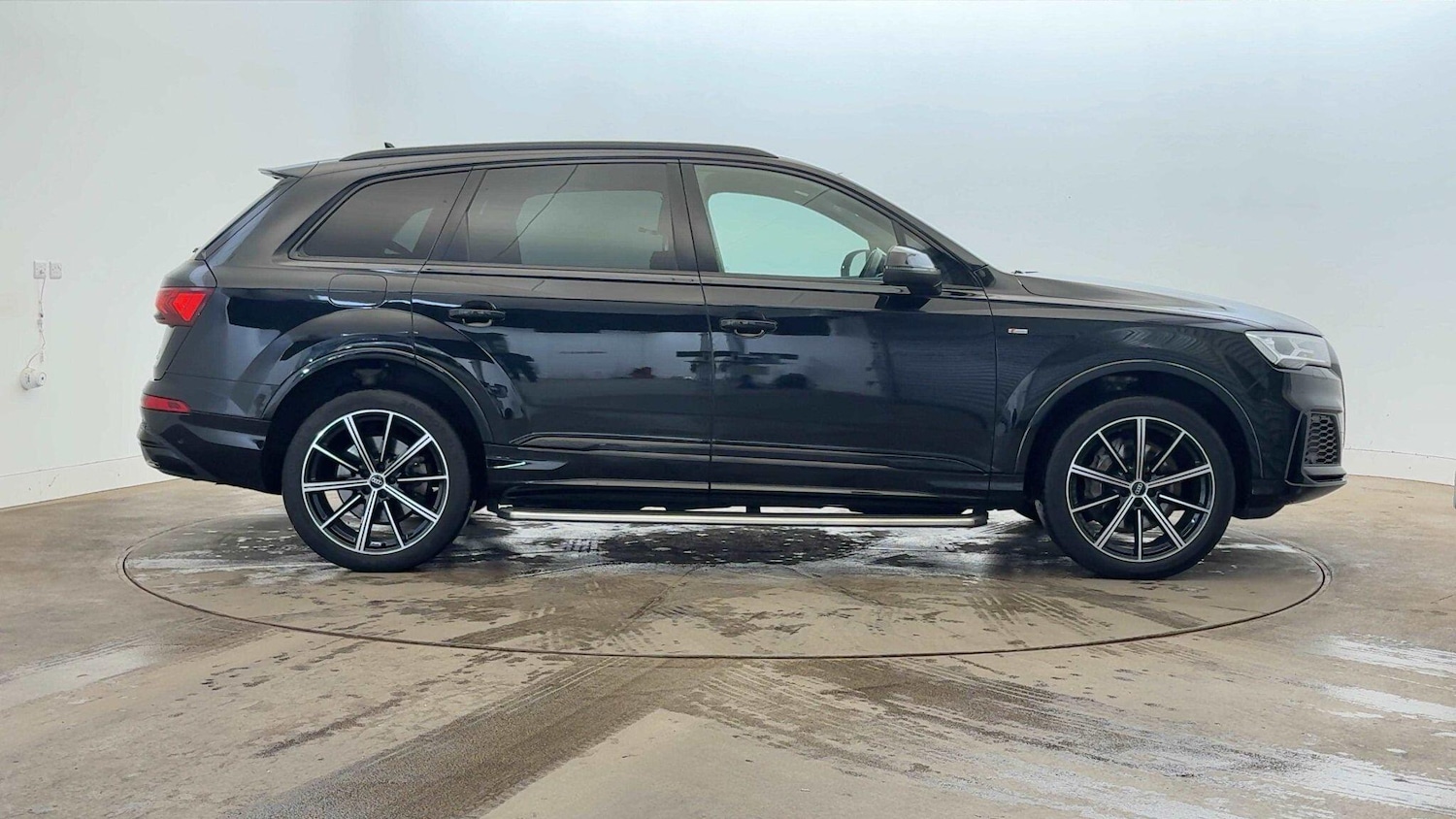 Used Audi Q7 2023 for sale - 76395370: Photo 3