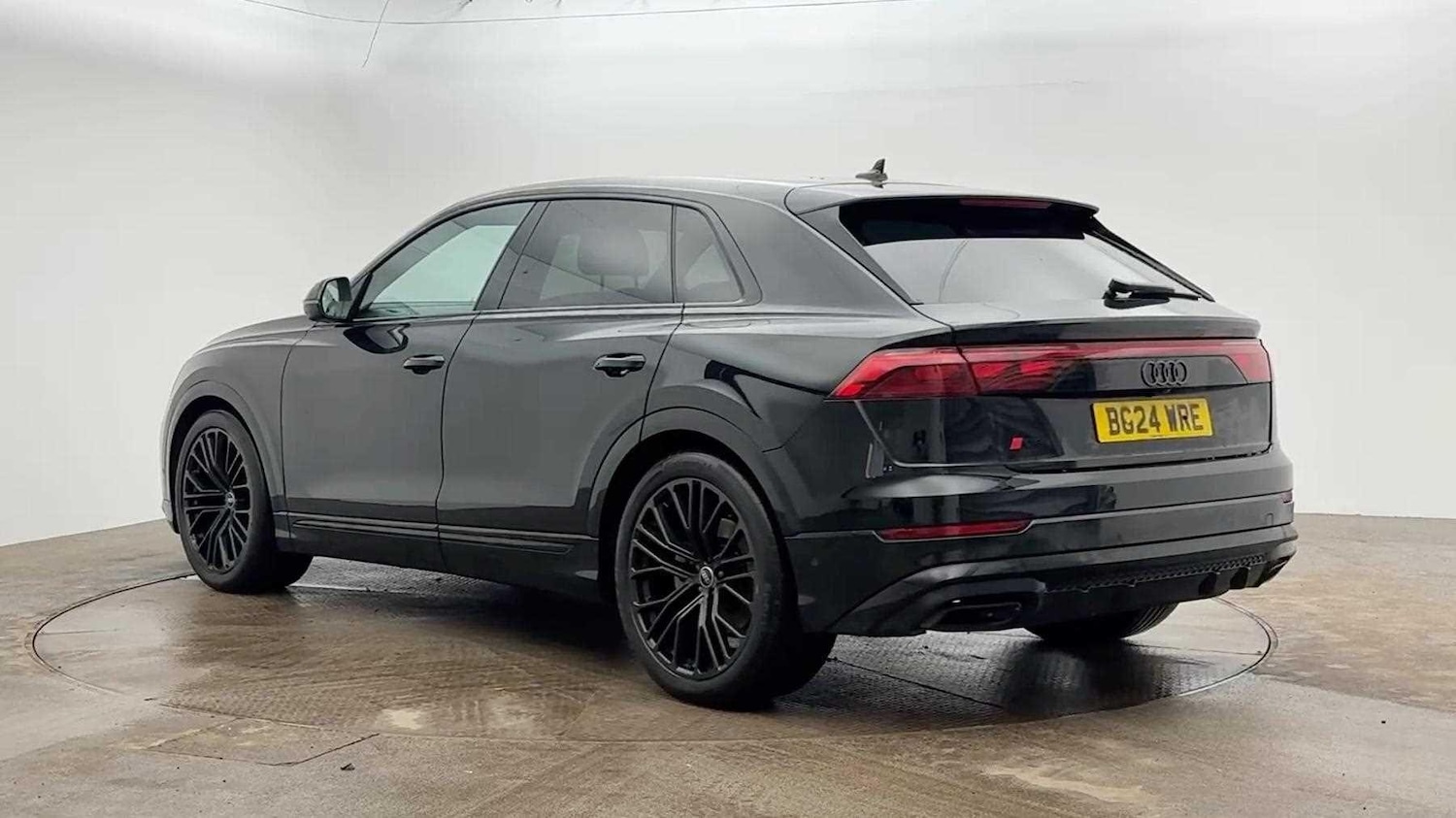 Used Audi Q8 2024 for sale - 77421567: Photo 2