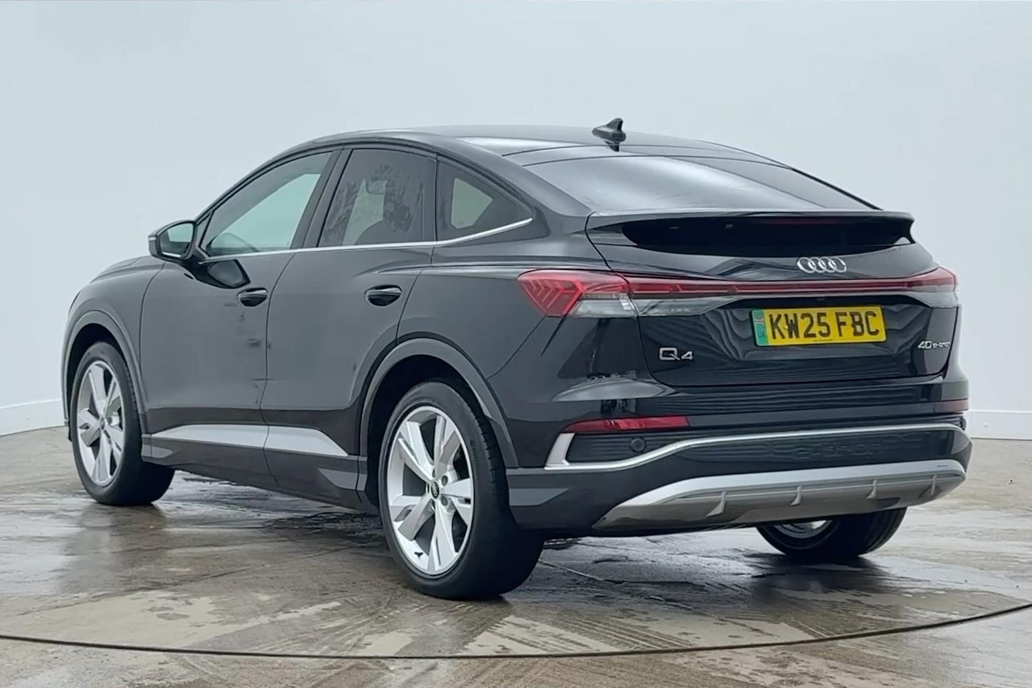 Used Audi Q4 e-tron 2025 for sale - 77546385: Photo 2