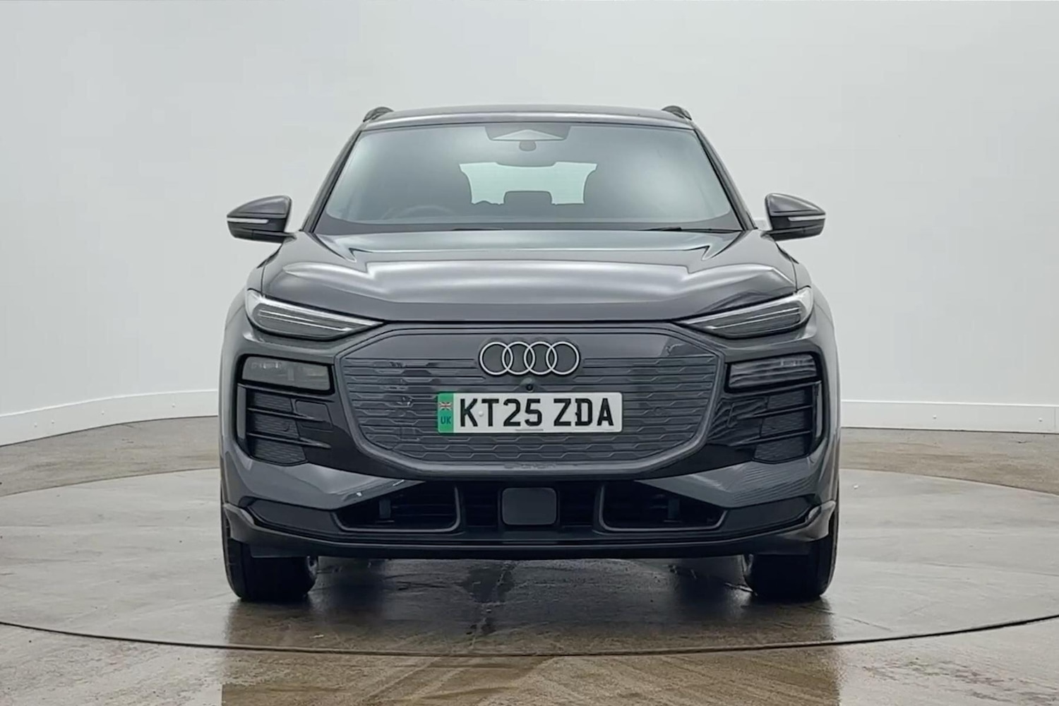 Used Audi Q6 e-tron 2025 for sale - 77764534: Photo 2