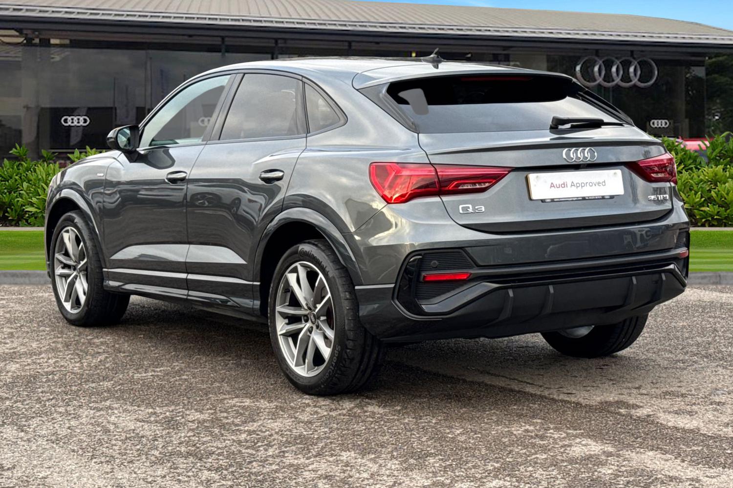 Used Audi Q3 2022 for sale - 77451145: Photo 2