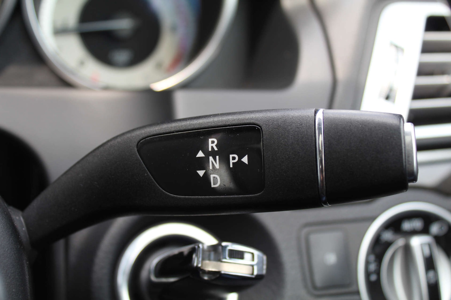 Used Mercedes-Benz E-Class 2013 for sale - 76103754: Photo 18