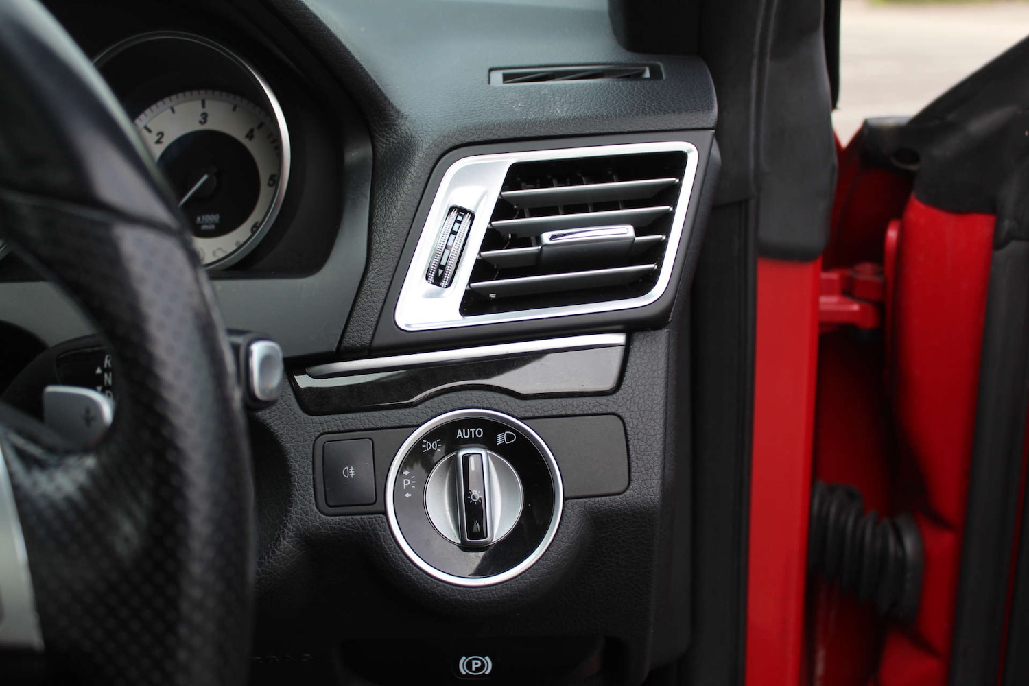 Used Mercedes-Benz E-Class 2013 for sale - 76103754: Photo 31