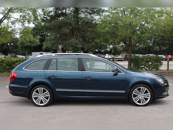 Used Skoda Superb 2013 for sale - 76103907: Photo 2