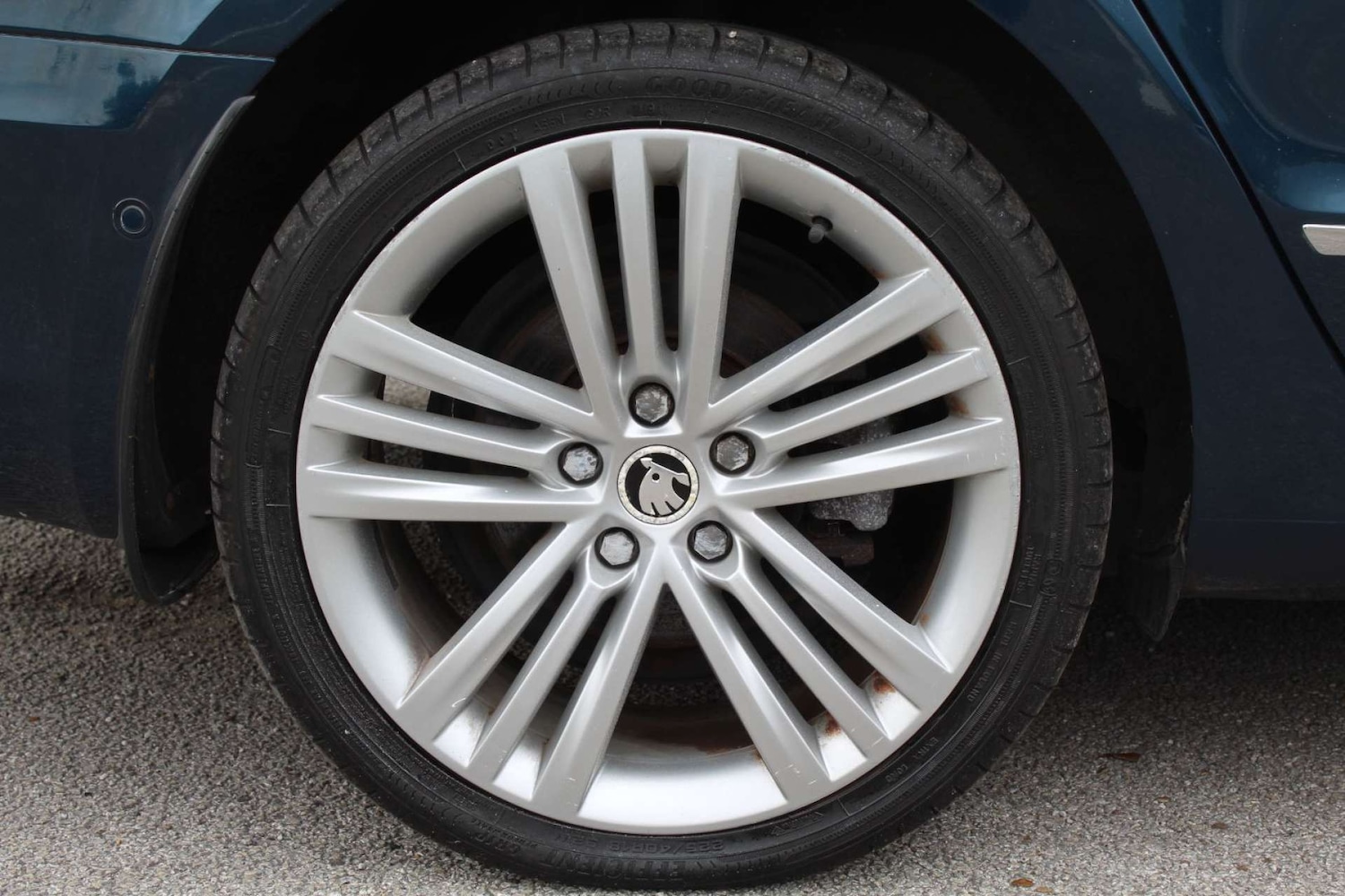 Used Skoda Superb 2013 for sale - 76103907: Photo 50