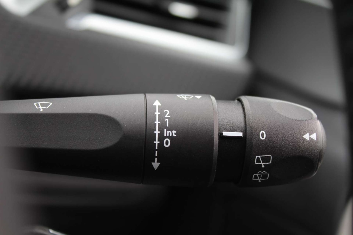 Used Peugeot 2008 2015 for sale - 76103918: Photo 18