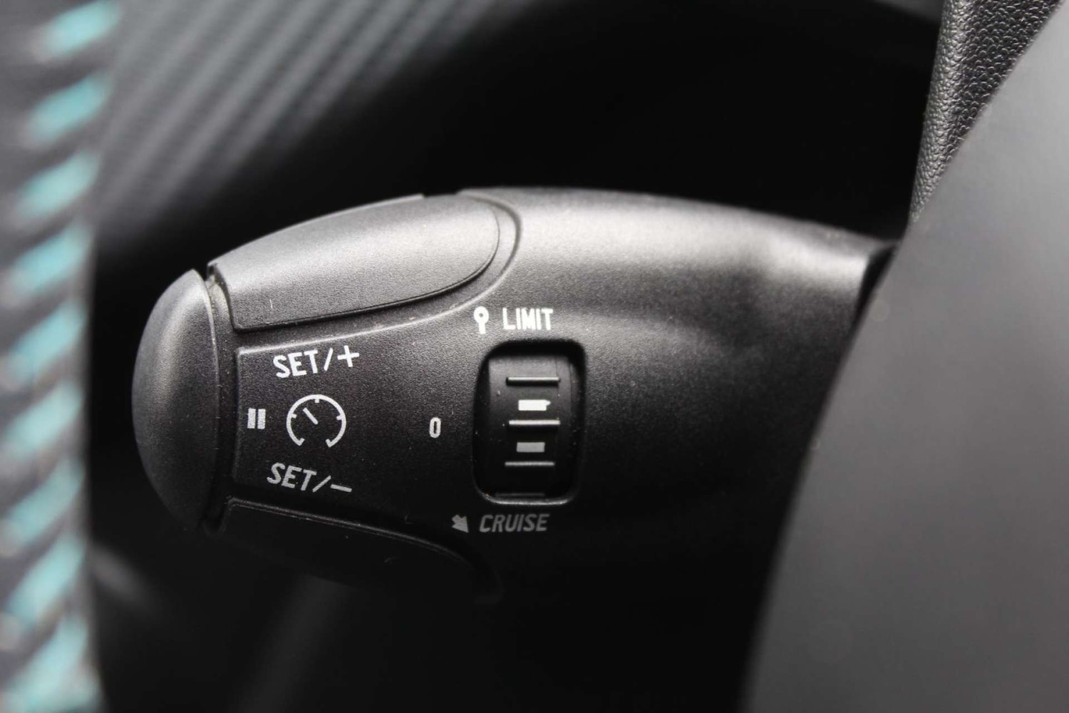 Used Peugeot 2008 2015 for sale - 76103918: Photo 25