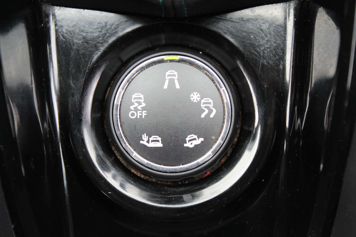 Used Peugeot 2008 2015 for sale - 76103918: Photo 34