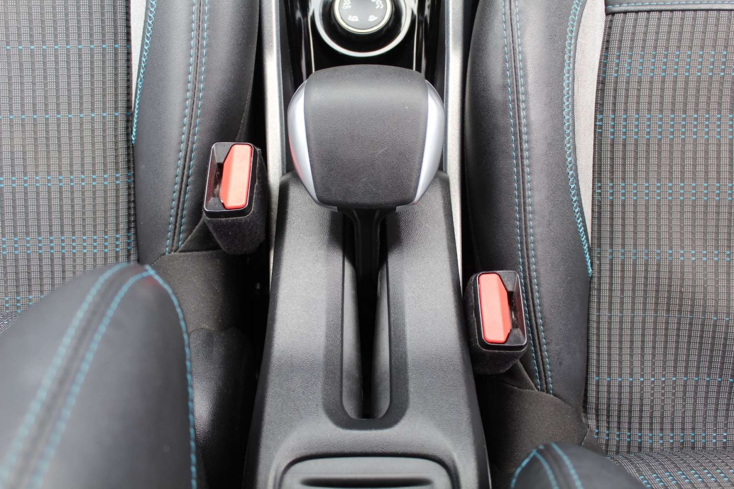 Used Peugeot 2008 2015 for sale - 76103918: Photo 35