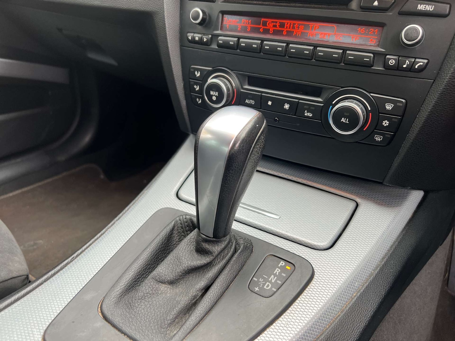 Used BMW 3 Series 2011 for sale - 76115737: Photo 10