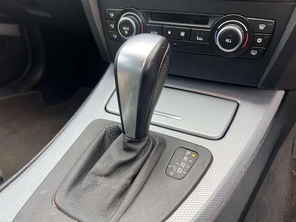 Used BMW 3 Series 2011 for sale - 76115737: Photo 18