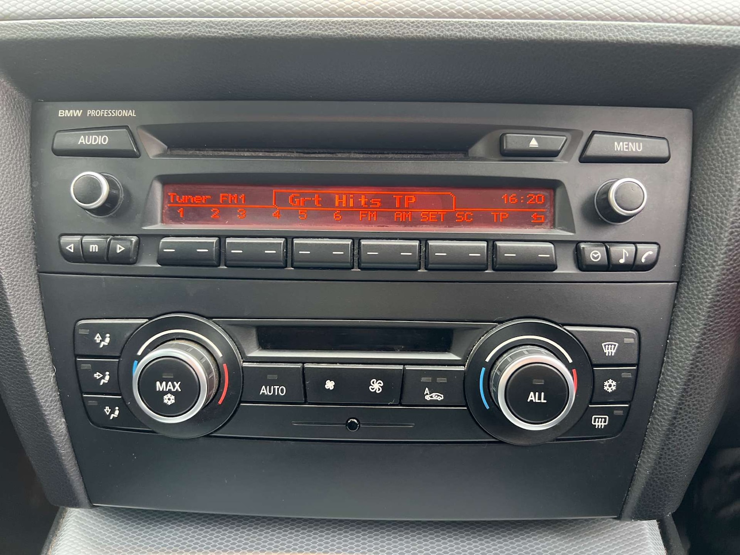 Used BMW 3 Series 2011 for sale - 76115737: Photo 22