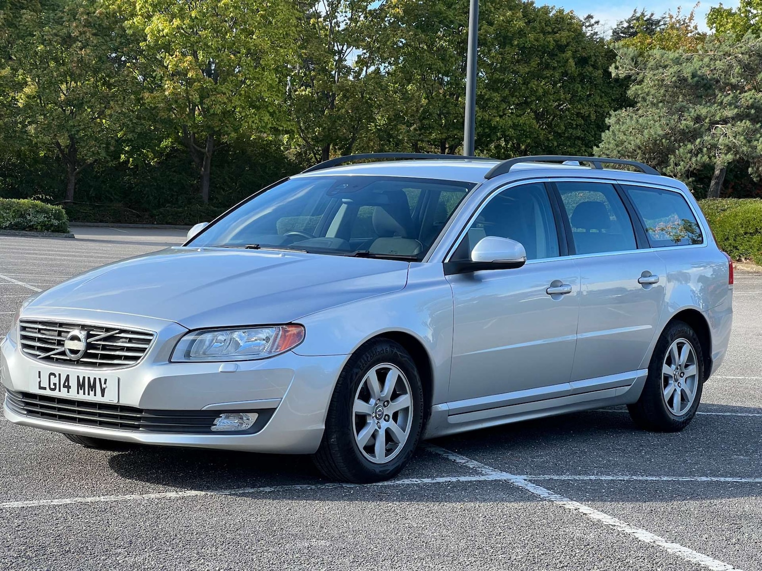 Used Volvo V70 2014 for sale - 76103767: Photo 2