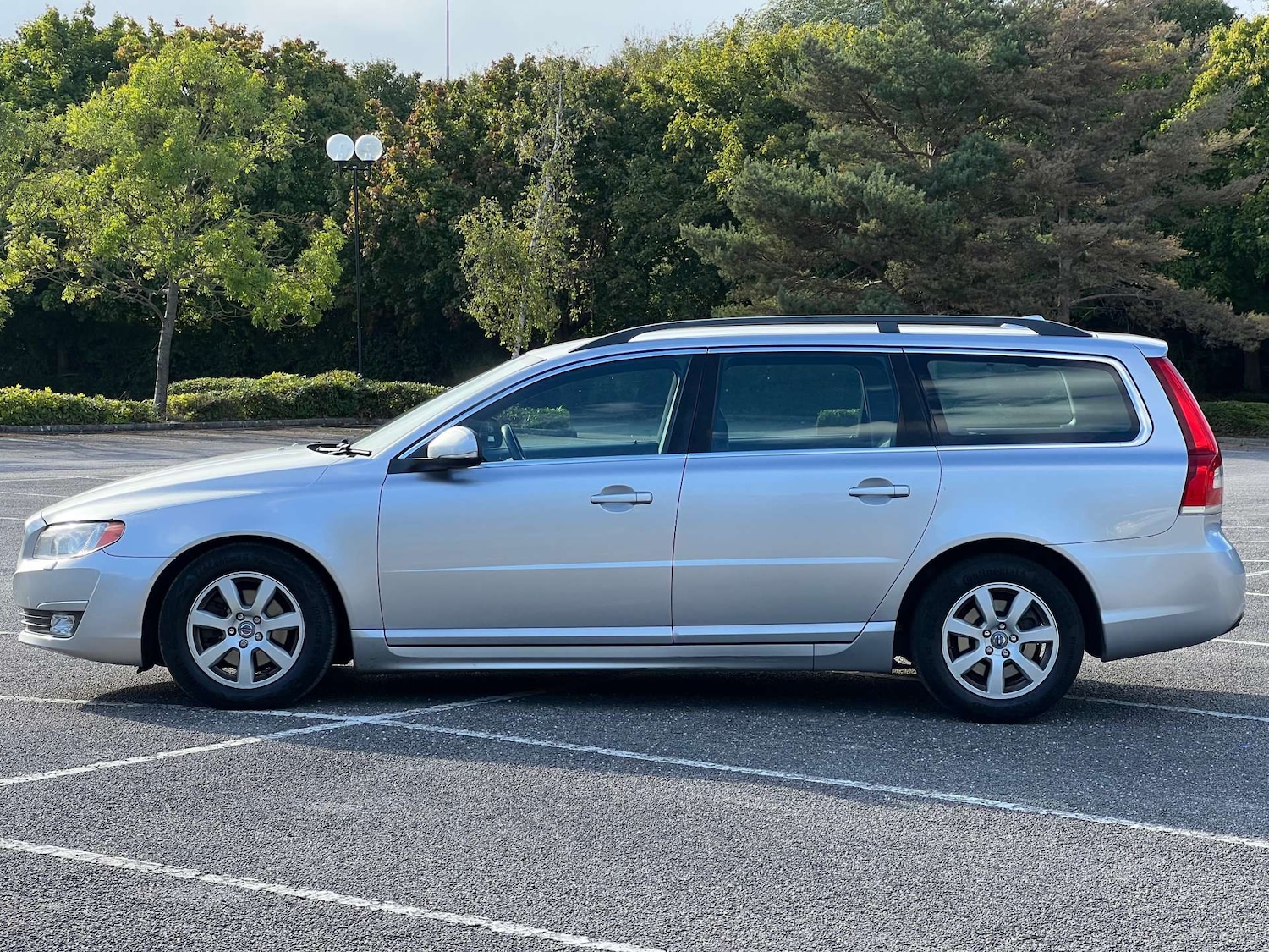 Used Volvo V70 2014 for sale - 76103767: Photo 4