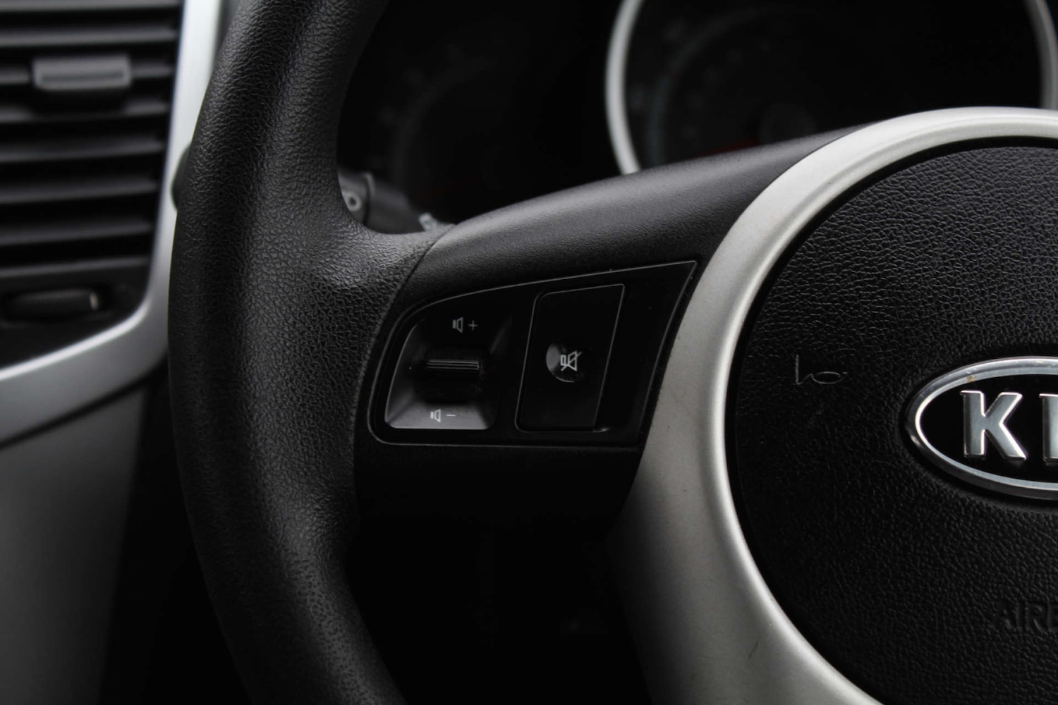 Used Kia Venga 2012 for sale - 76103885: Photo 15