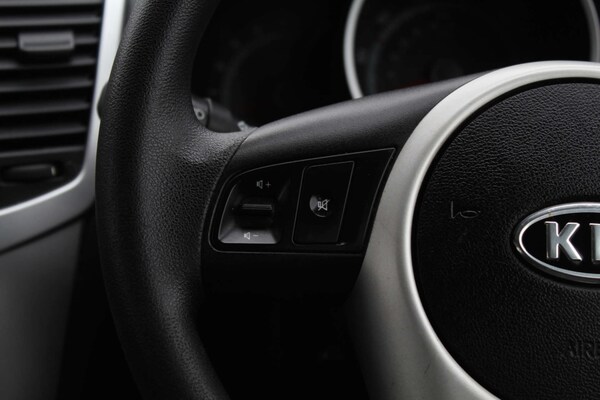 Used Kia Venga 2012 for sale - 76103885: Photo 15