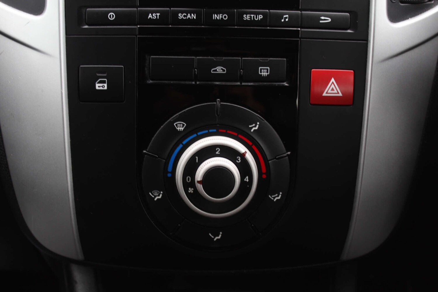 Used Kia Venga 2012 for sale - 76103885: Photo 22