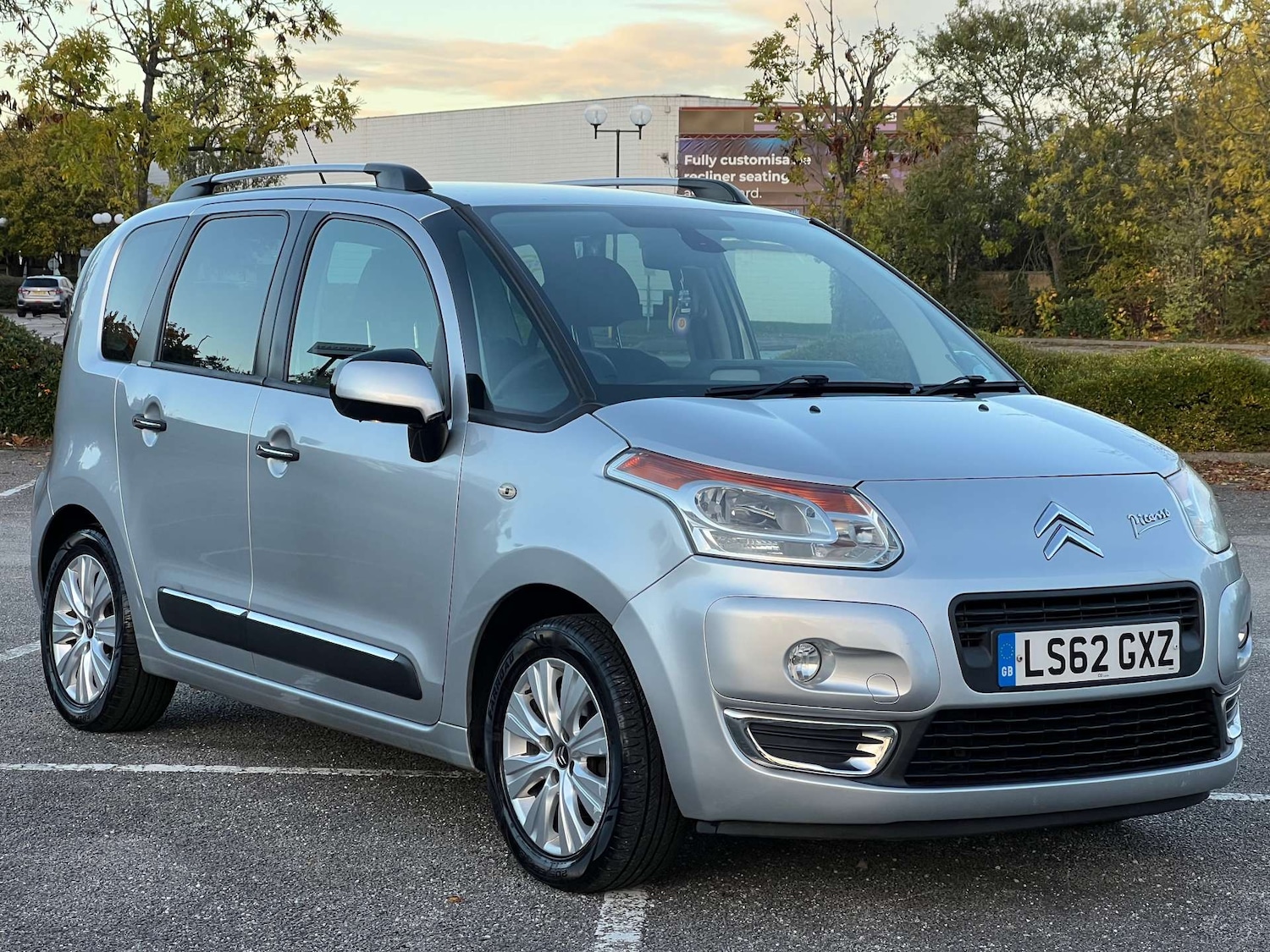 Used Citroen C3 Picasso 2012 for sale - 76313299: Photo 1