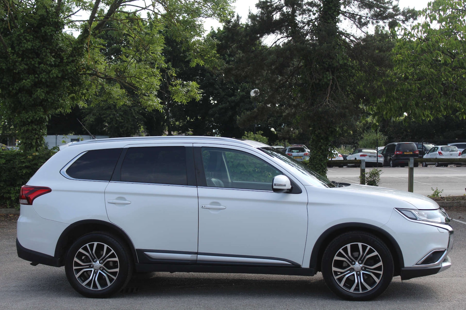 Used Mitsubishi Outlander 2016 for sale - 76103896: Photo 2