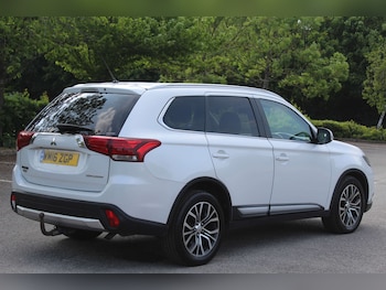 Used Mitsubishi Outlander 2016 for sale - 76103896: Photo 3