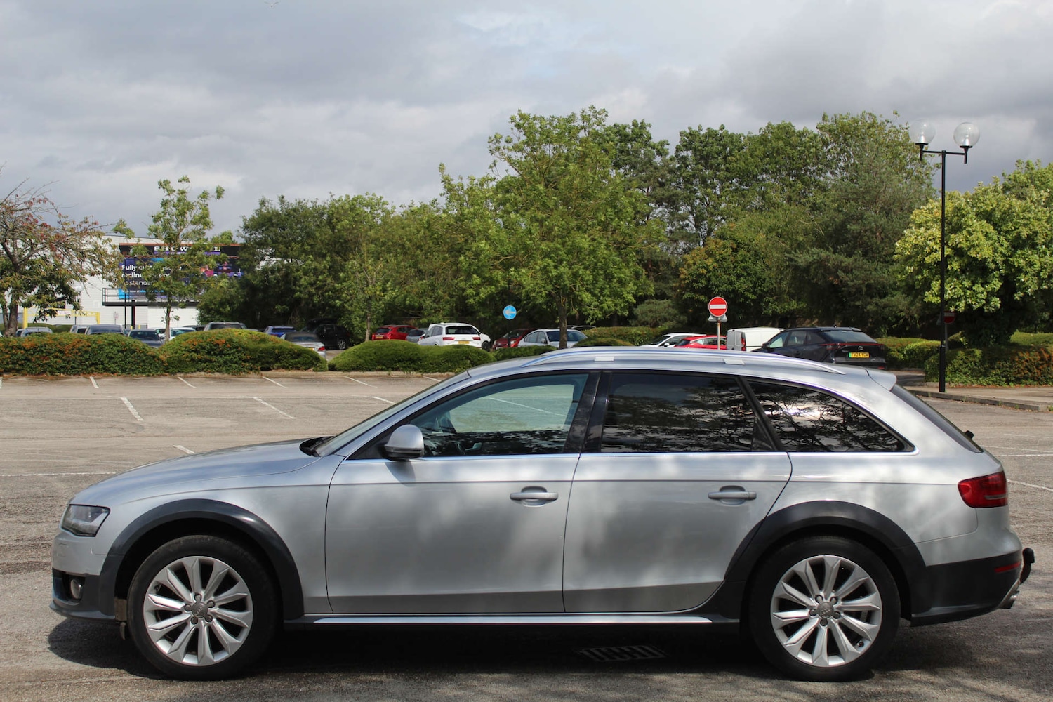 Used Audi A4 2014 for sale - 76103843: Photo 6