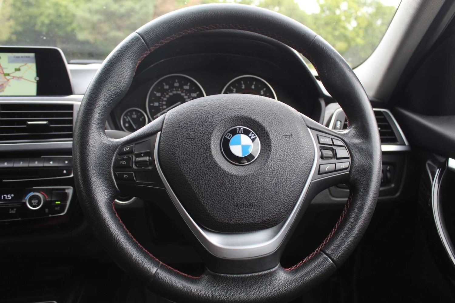 Used BMW 3 Series 2017 for sale - 76103818: Photo 17