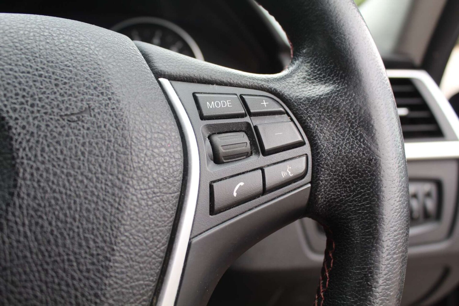 Used BMW 3 Series 2017 for sale - 76103818: Photo 19