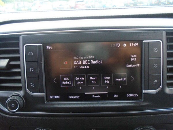 Used Vauxhall Vivaro 2020 for sale - 76103916: Photo 10