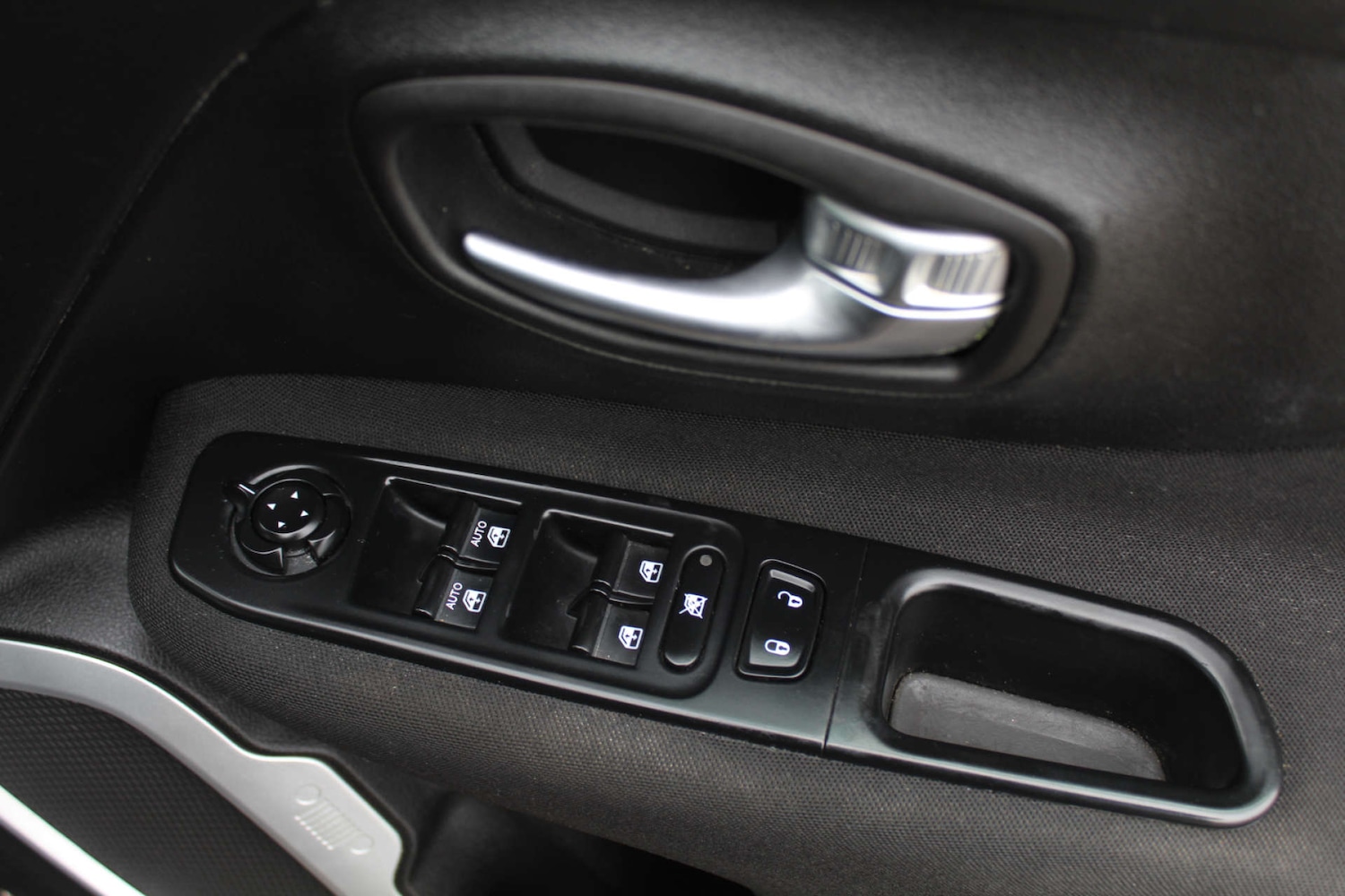 Used Jeep Renegade 2015 for sale - 76103898: Photo 29