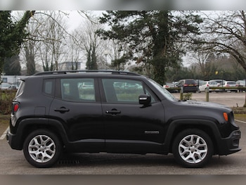 Used Jeep Renegade 2015 for sale - 76103898: Photo 2