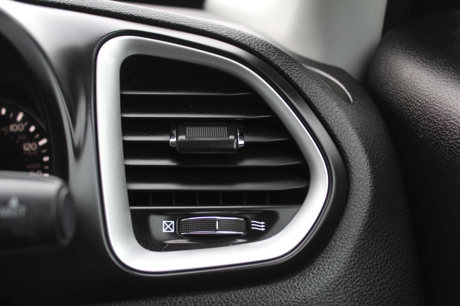 Used Jeep Renegade 2015 for sale - 76103898: Photo 31