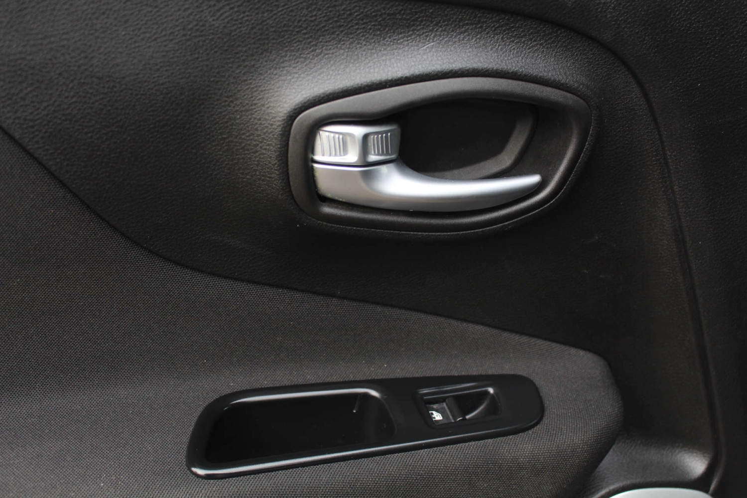 Used Jeep Renegade 2015 for sale - 76103898: Photo 33
