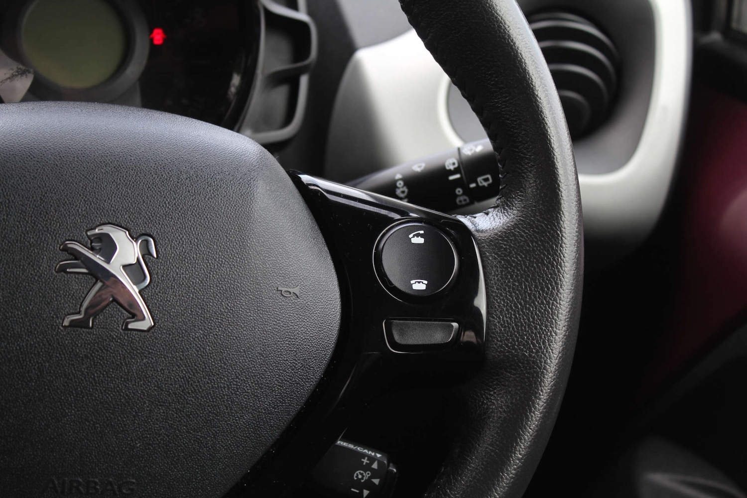 Used Peugeot 108 2014 for sale - 76103828: Photo 16