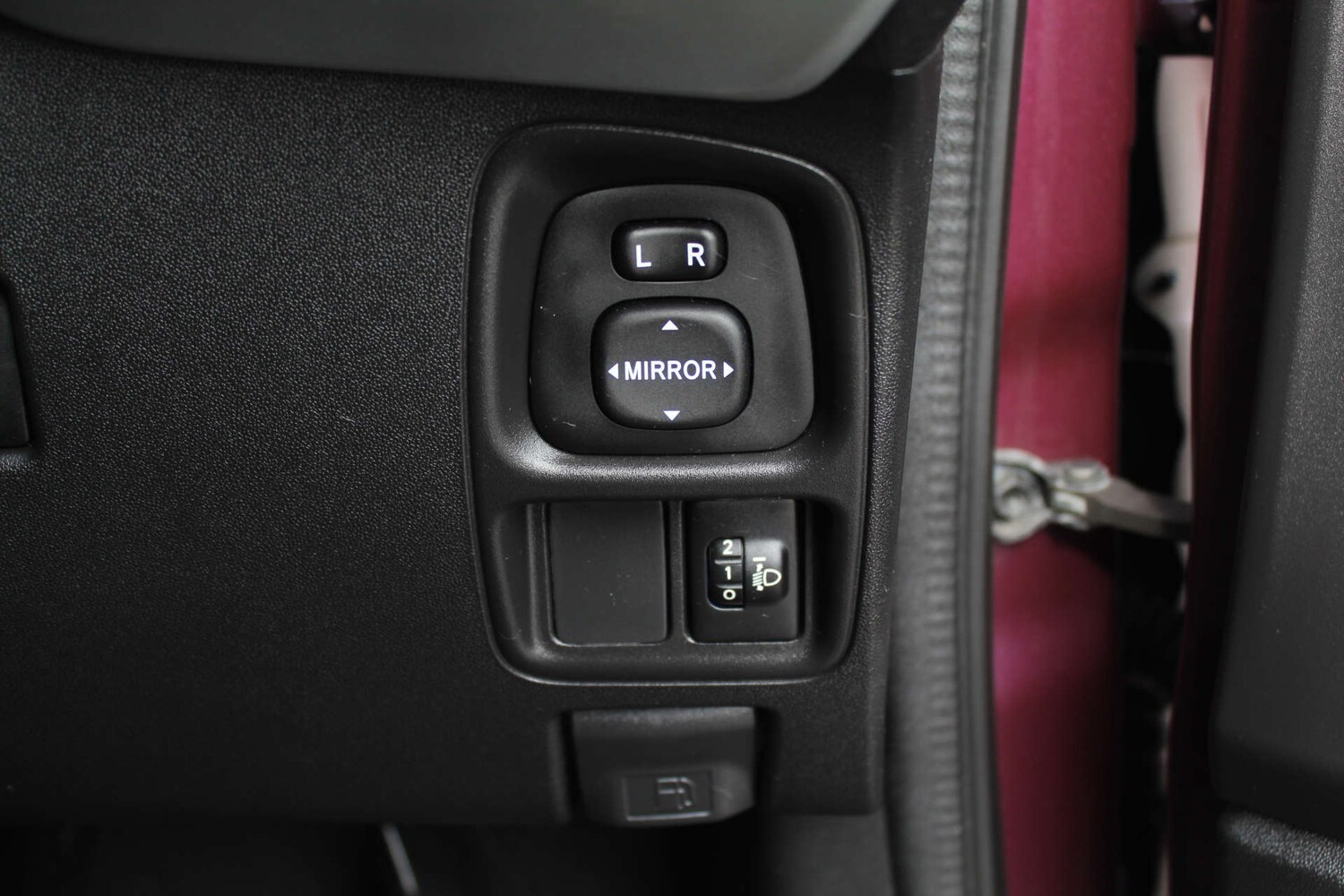 Used Peugeot 108 2014 for sale - 76103828: Photo 28