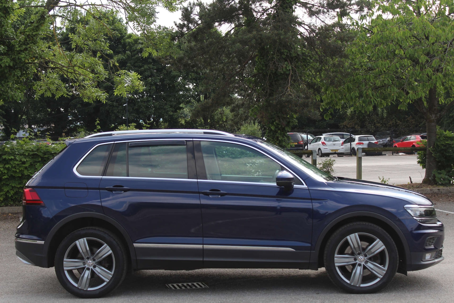 Used Volkswagen Tiguan 2017 for sale - 76103925: Photo 2