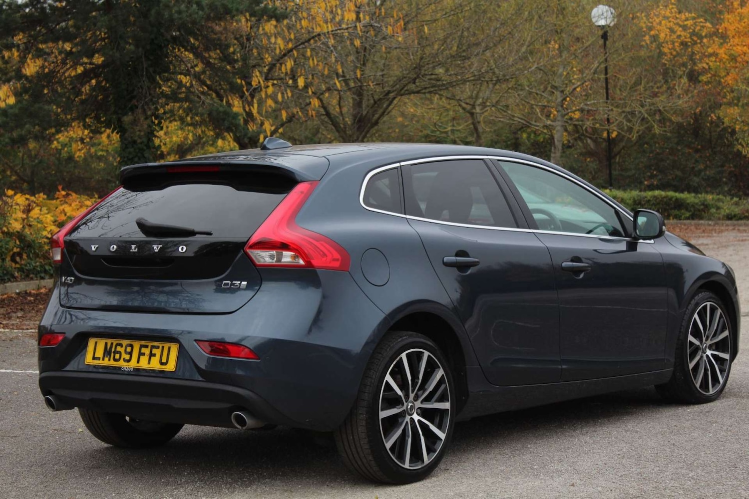 Used Volvo V40 2019 for sale - 76103789: Photo 3