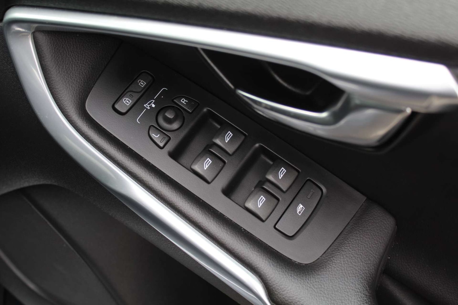 Used Volvo V40 2019 for sale - 76103789: Photo 30
