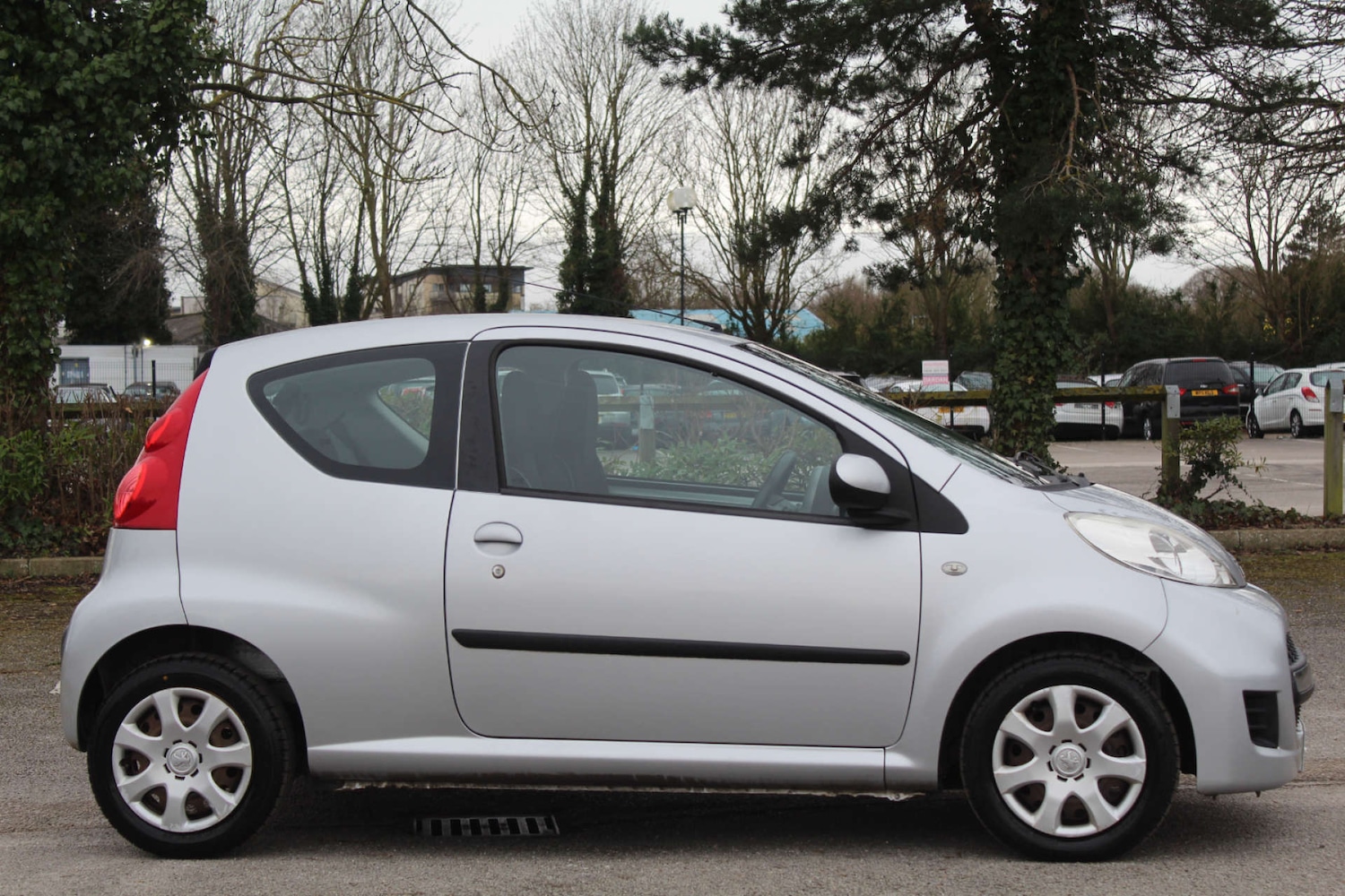 Used Peugeot 107 2011 for sale - 76103880: Photo 2