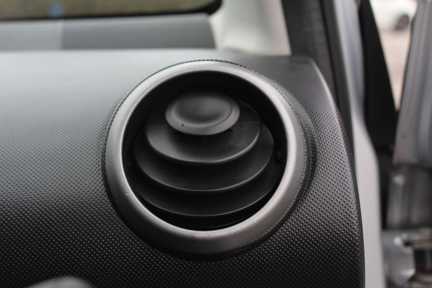 Used Peugeot 107 2011 for sale - 76103880: Photo 21