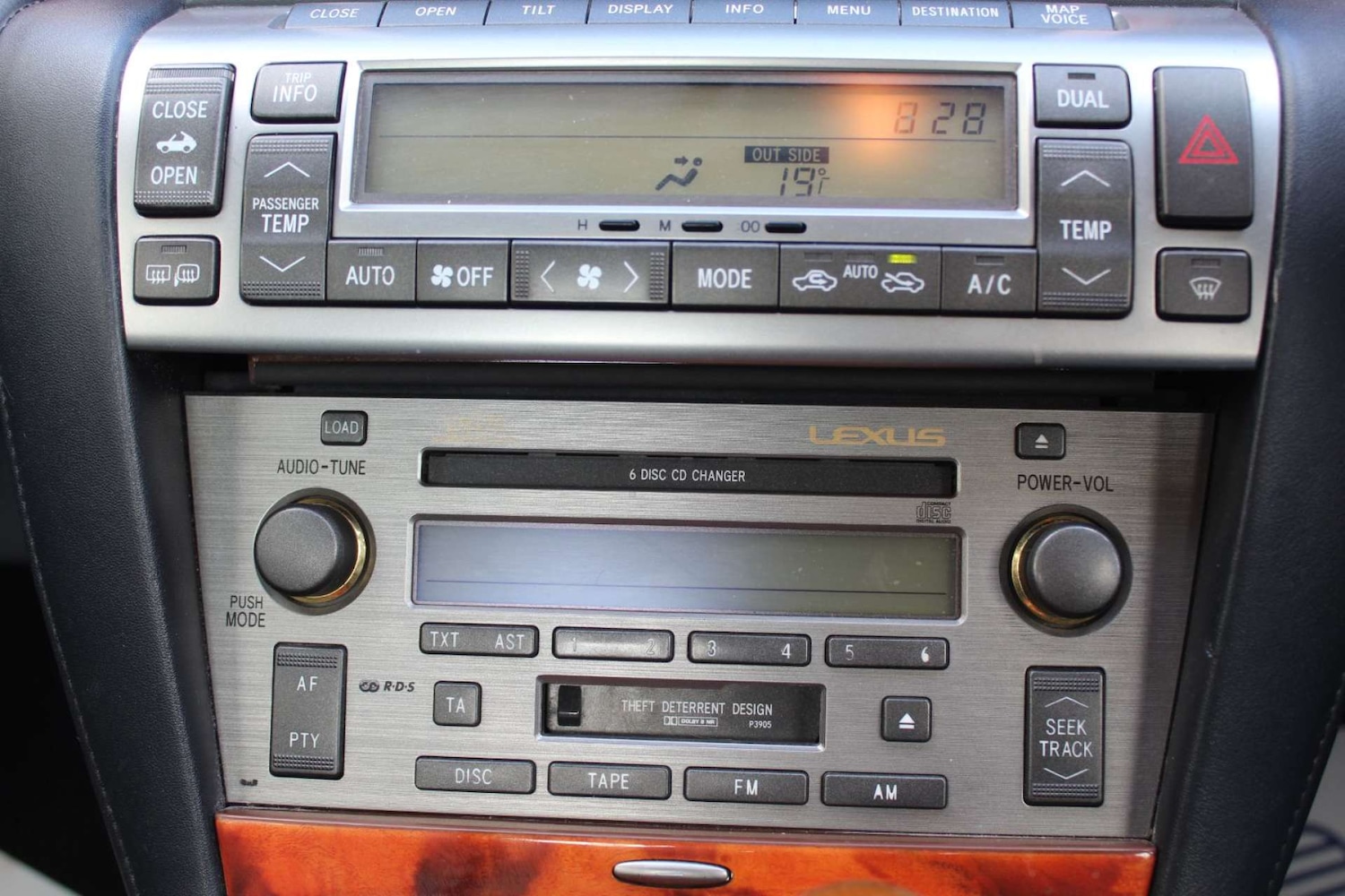 Used Lexus SC 2002 for sale - 76103863: Photo 25