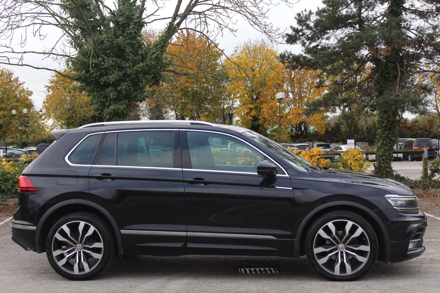 Used Volkswagen Tiguan 2017 for sale - 76232982: Photo 2