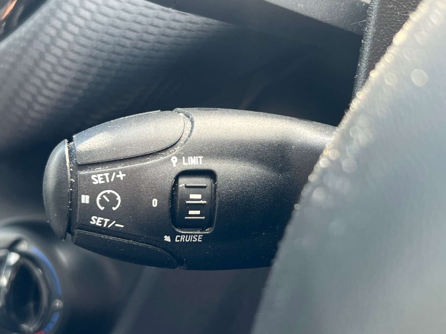 Used Peugeot 2008 2015 for sale - 76103857: Photo 12