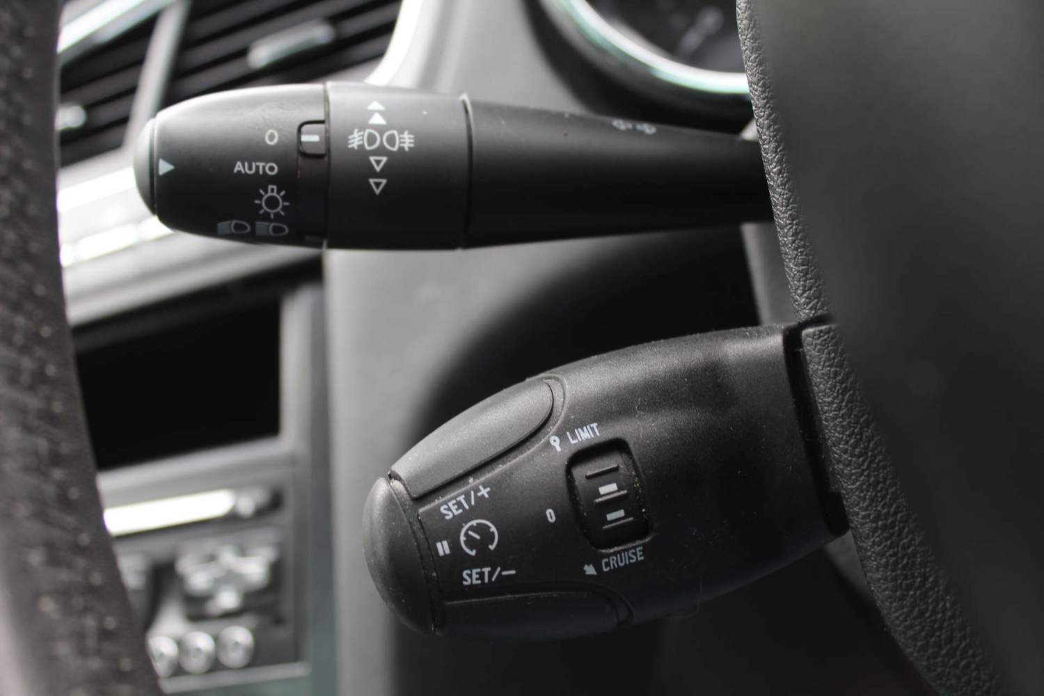 Used Peugeot 5008 2016 for sale - 76103792: Photo 16