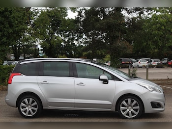 Used Peugeot 5008 2016 for sale - 76103792: Photo 2