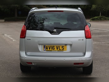 Used Peugeot 5008 2016 for sale - 76103792: Photo 4